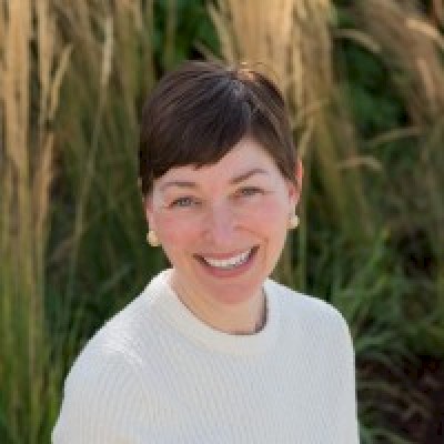Headshot of Heather Ciszczon