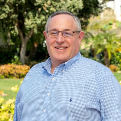 Headshot of Jon Lazarus